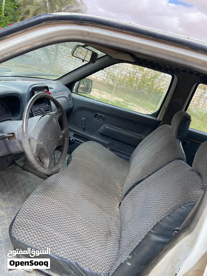 Nissan Navara 2004 photo 4