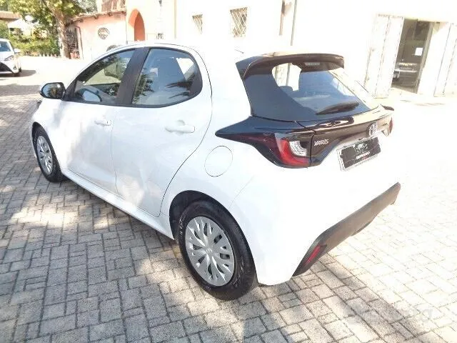 Toyota Yaris 2023 photo 4