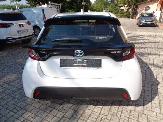 Toyota Yaris 2023 photo 5