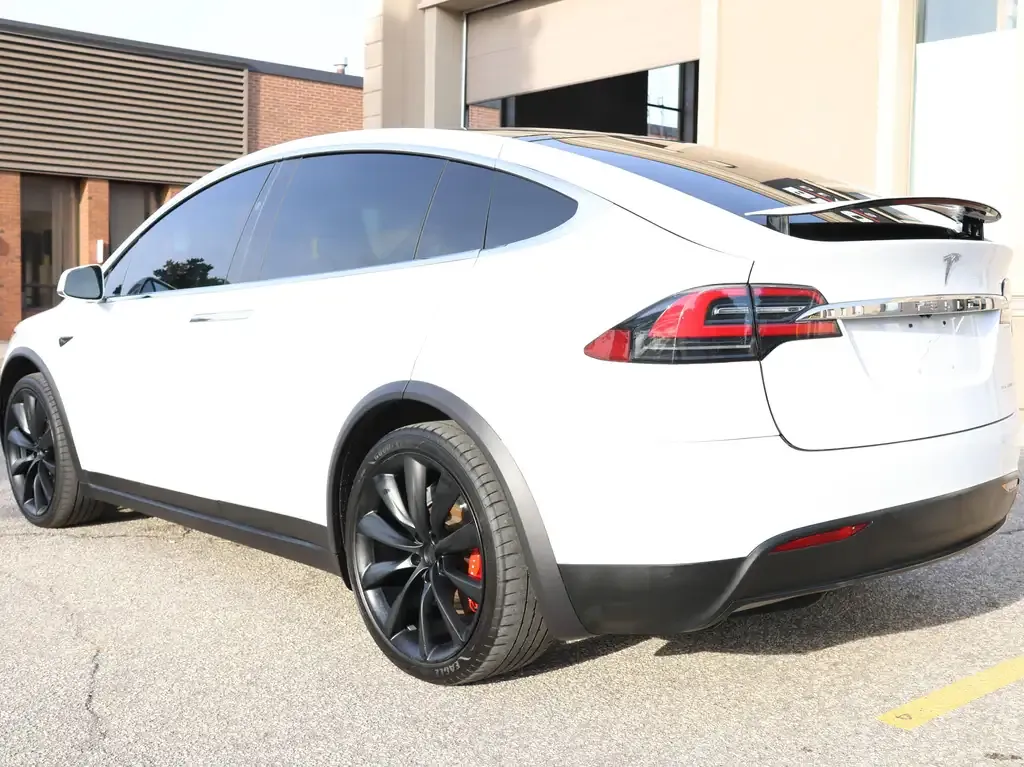 Tesla Model X 2019 photo 2