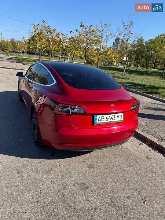 Tesla Model 3 2020 photo 4