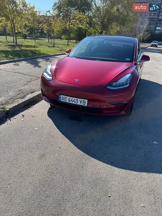 Tesla Model 3 2020 photo 3