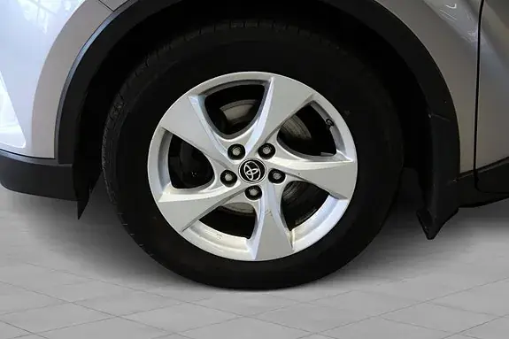Toyota C-Hr 2017 photo 2