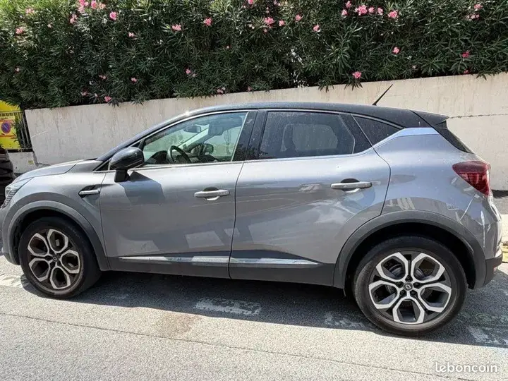 Renault Captur 2020 photo 2