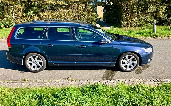 Volvo V70 2015 photo 2