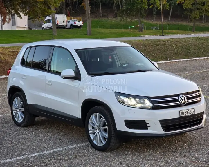 Volkswagen Tiguan 2012 photo 2