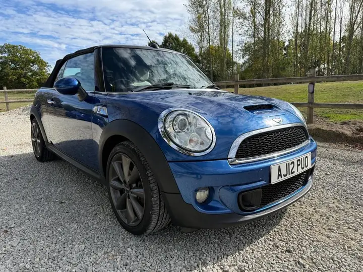 Mini Cooper S 2012 photo 2