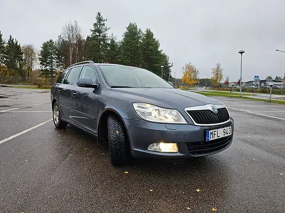 Skoda Octavia 2012 photo 2