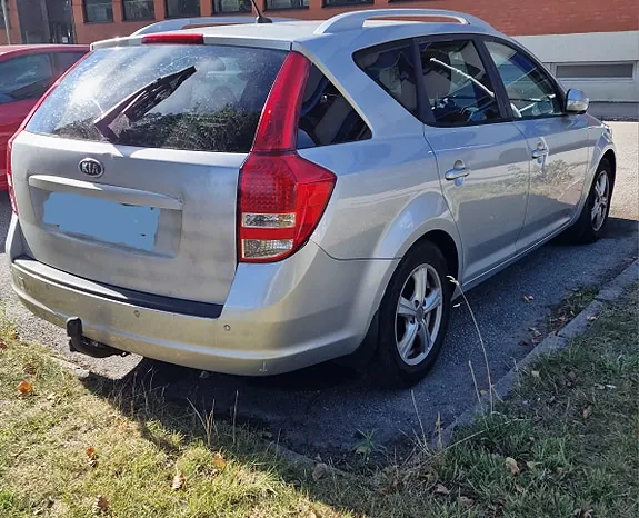 Kia Ceed 2010 photo 4