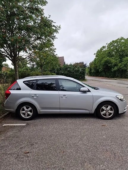 Kia Ceed 2010 photo 2