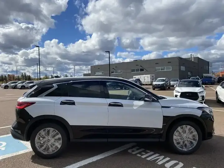 Infiniti Qx50 2025 photo 3