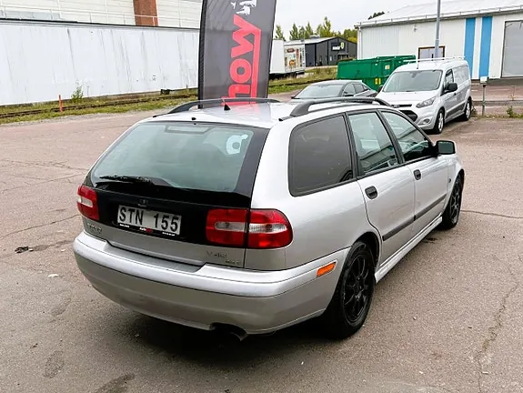 Volvo V40 2001 photo 3