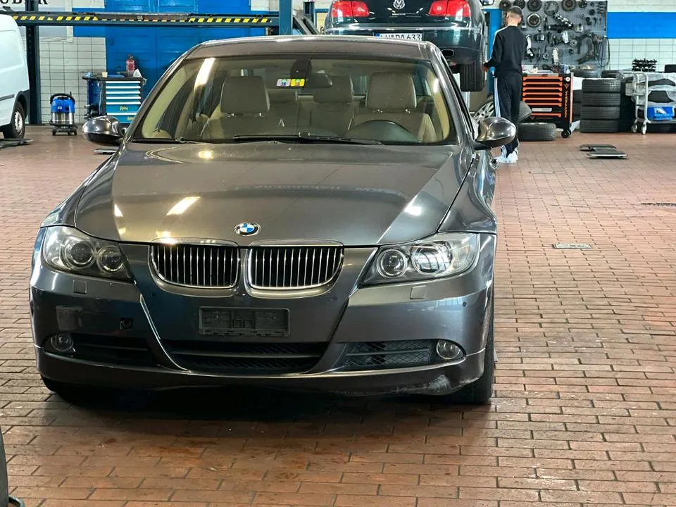 BMW 320