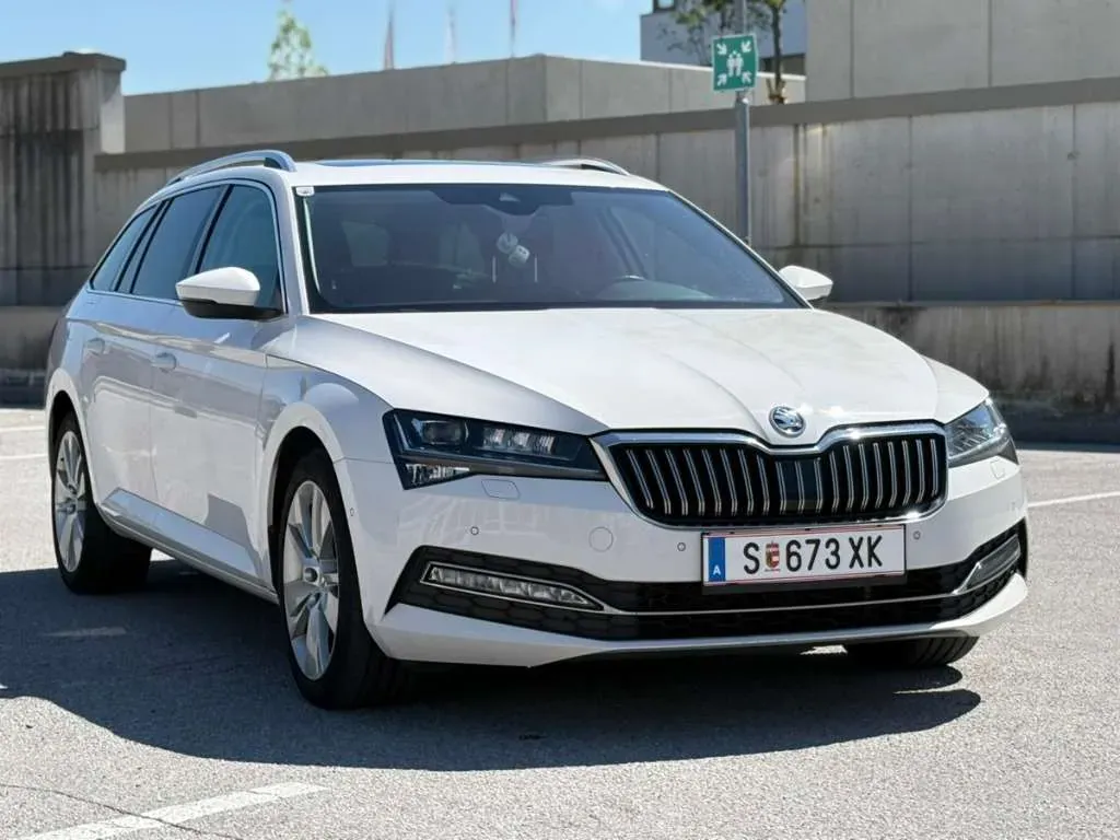 Skoda Superb 2021 photo 2