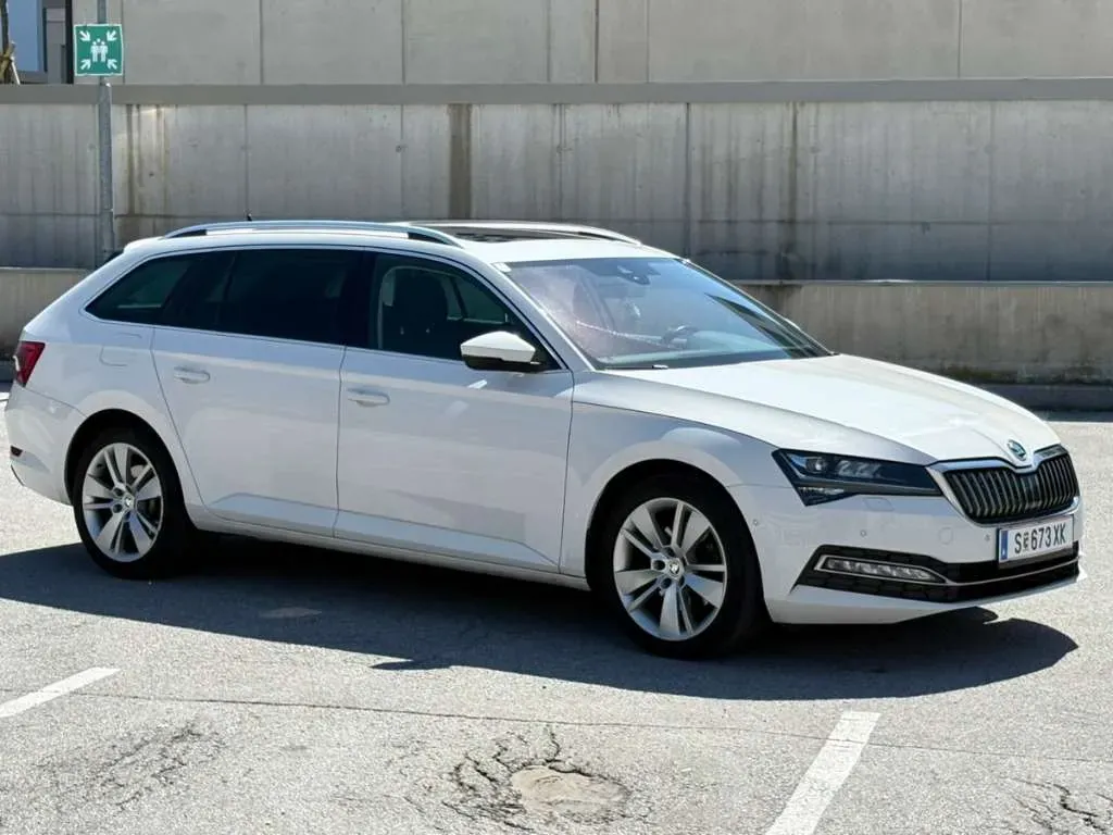 Skoda Superb 2021 photo 3