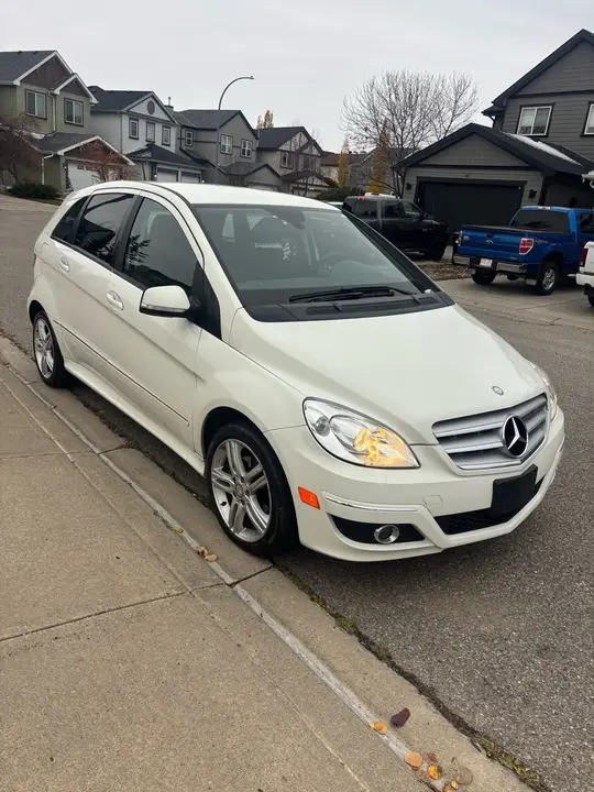 Mercedes-Benz B-Class 2011 photo 3