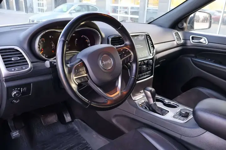 Jeep Grand Cherokee 2022 photo 3