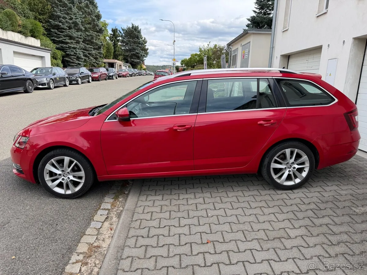 Skoda Octavia photo 2