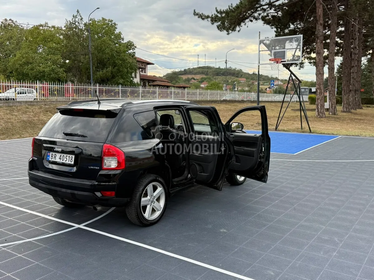 Jeep Compass 2012 photo 2