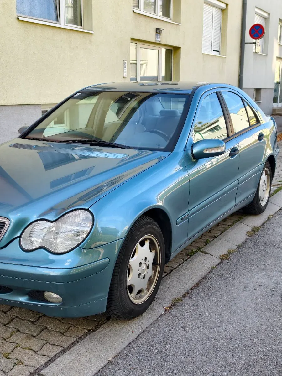 Mercedes-Benz C-Class 2001 photo 3