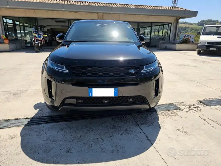 Land Rover Evoque 2021 photo 2