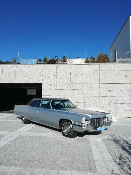 Cadillac Fleetwood Brougham