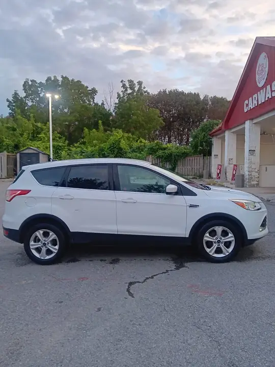 Ford Escape 2015 photo 3