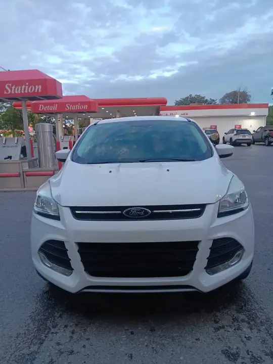 Ford Escape 2015 photo 2