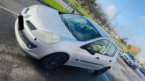 Renault Clio 2006 photo 2