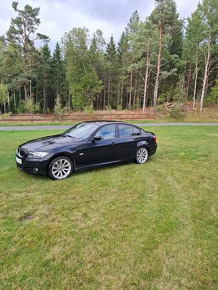 BMW 320D 2010 photo 3