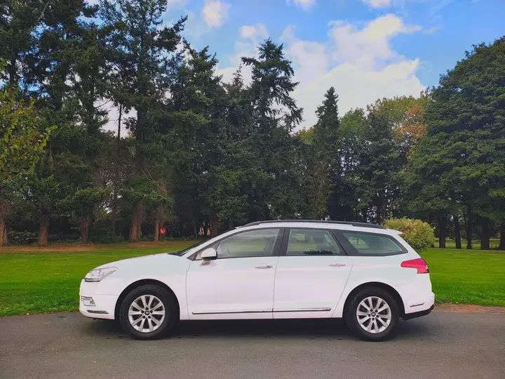 Citroen C5 2011 photo 2