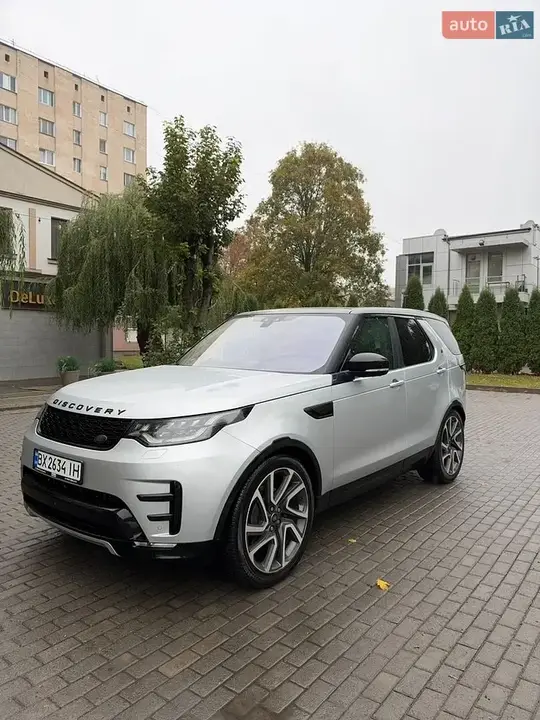 Land Rover Discovery 2017 photo 2