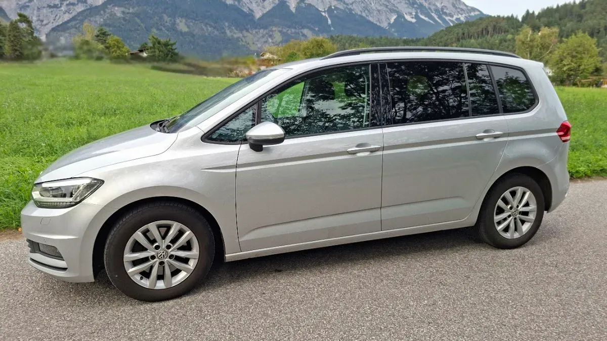 Volkswagen Touran 2018 photo 2