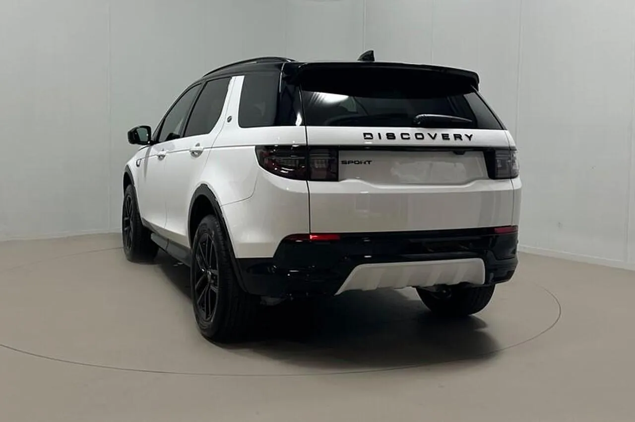 Land Rover Discovery Sport 2026 photo 2