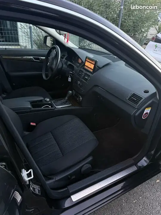 Mercedes-Benz C-Class 2009 photo 3