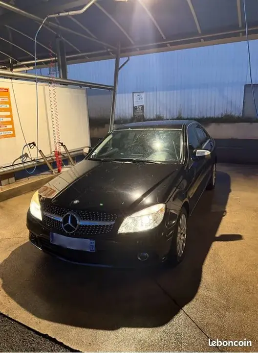 Mercedes-Benz C-Class 2009 photo 2