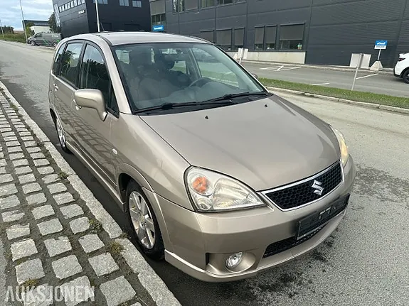 Suzuki Liana