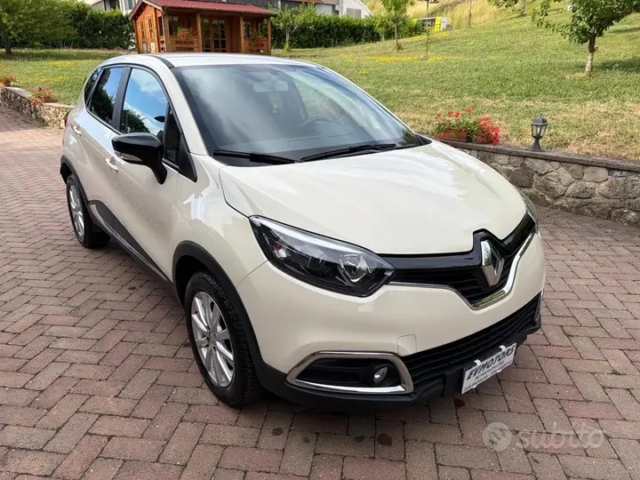 Renault Captur 2016 photo 2