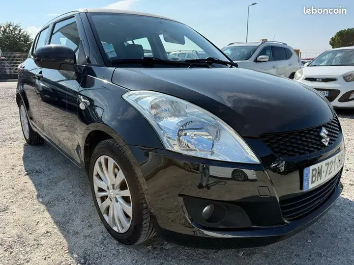 Suzuki Swift 2011 photo 2