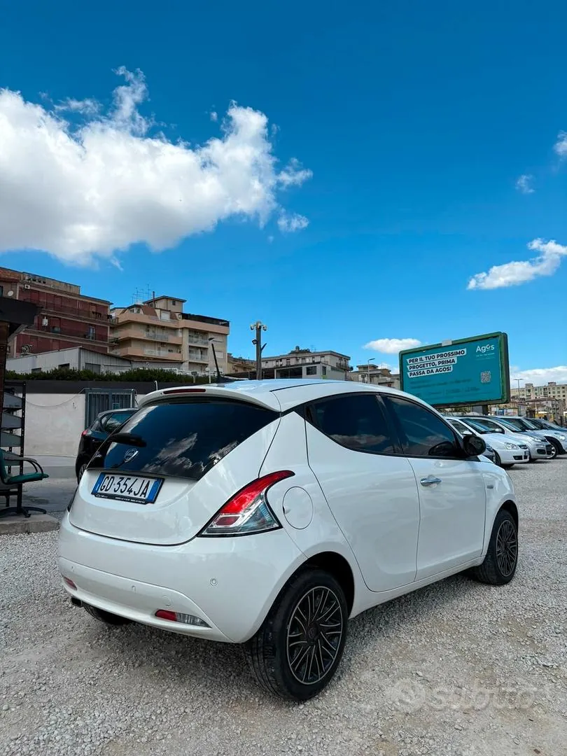 Lancia Ypsilon 2021 photo 3