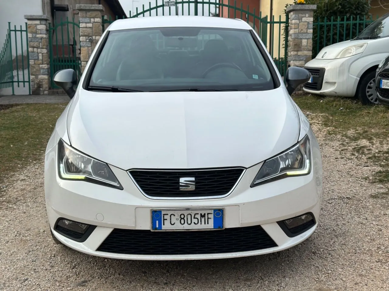 Seat Ibiza 2016 photo 2