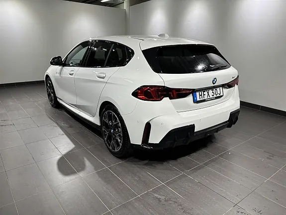 BMW 120 2026 photo 2