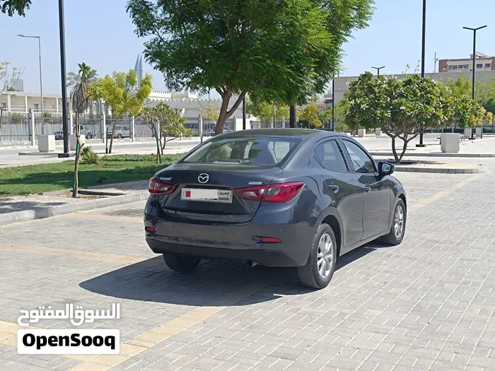 Mazda 2 2016 photo 3