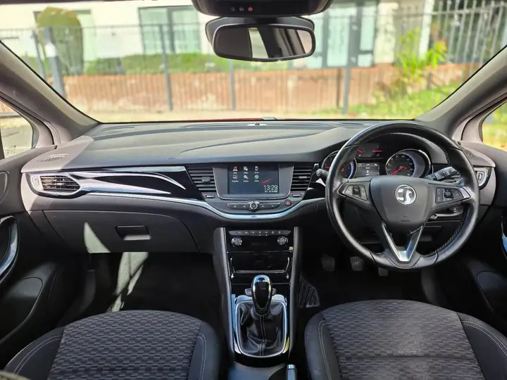 Vauxhall Astra 2016 photo 5