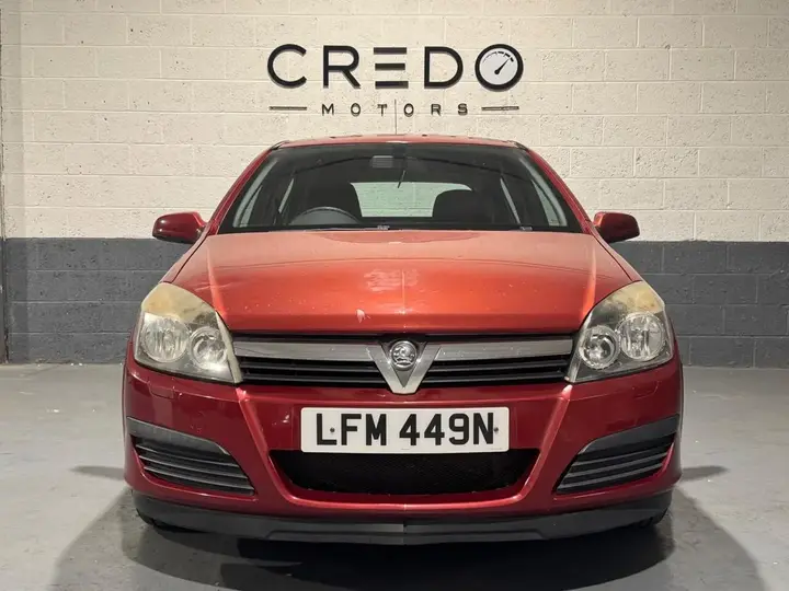 Vauxhall Astra 2005 photo 2
