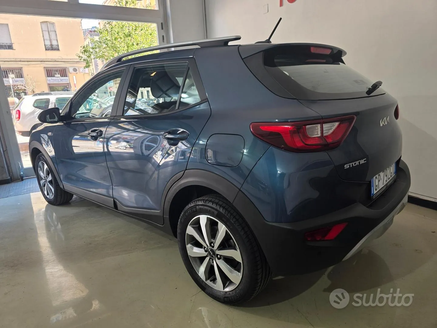 Kia Stonic 2023 photo 2