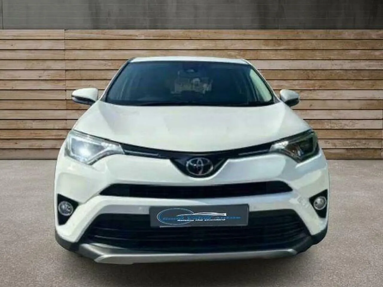 Toyota Rav4 2017 photo 2