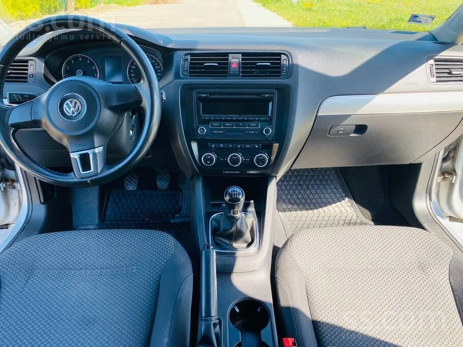 Volkswagen Jetta 2012 photo 4