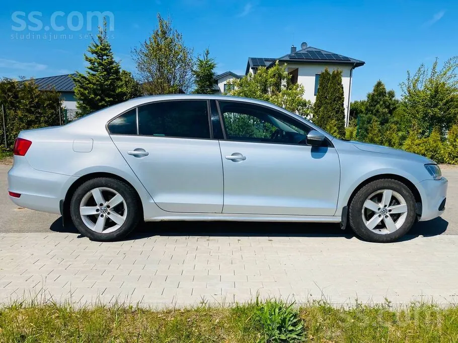 Volkswagen Jetta 2012 photo 3