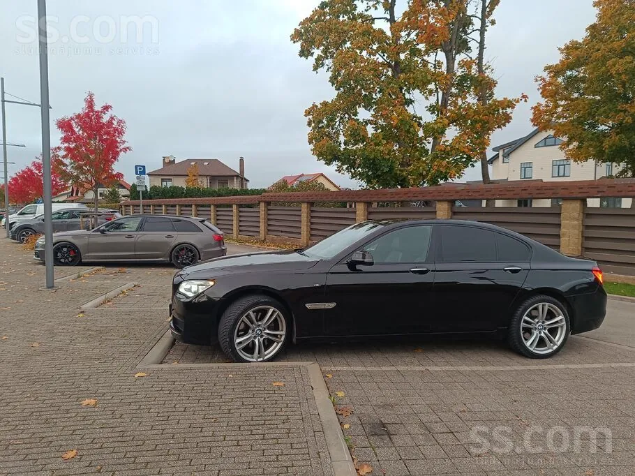 BMW 740 2015 photo 2